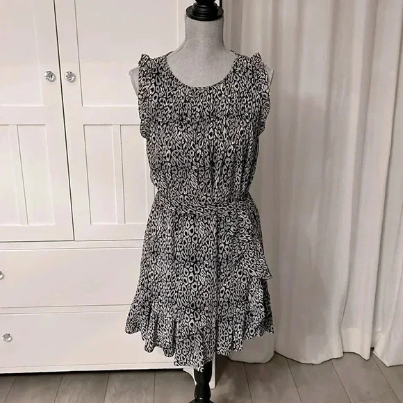 MICHAEL KORS NWOT Animal Print Ruffled Skirt, Size M - Picture 7 of 13